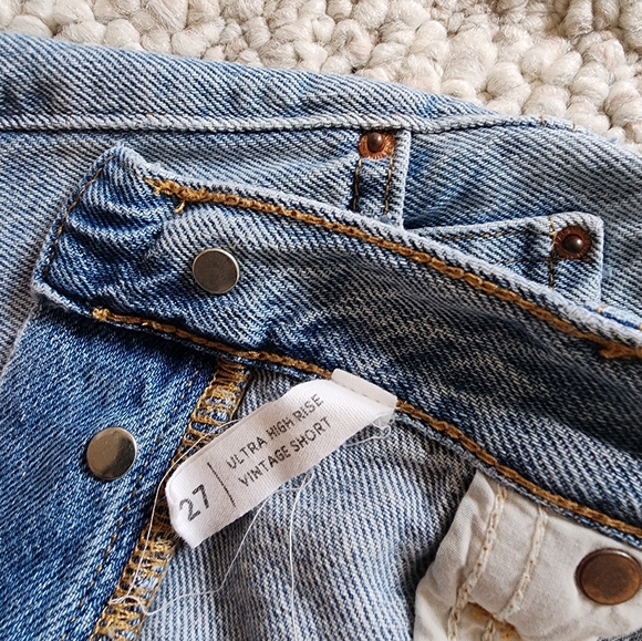 Shorts - Picture 3 of 3